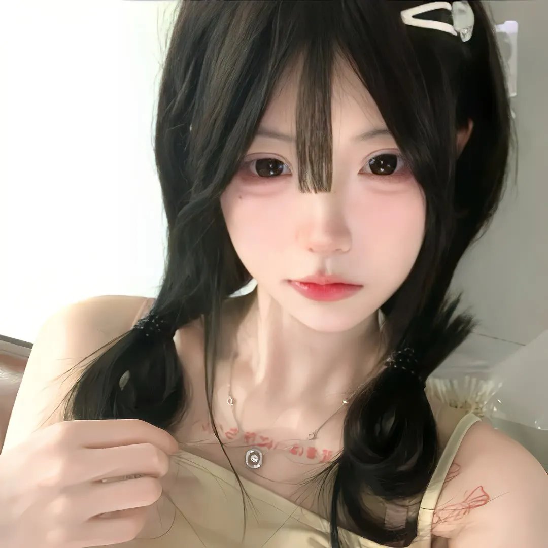 时装周T台实拍：名导之孙走后门进组，学校展开调查